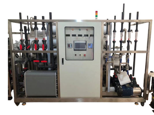 El sistema industrial de purificación de agua desionizada produce 8 toneladas/hora de agua