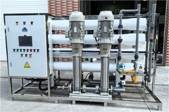 Planta de purificación de agua de mar de 100 toneladas por día con una capacidad de 3500 kg y un voltaje de 380V-440V