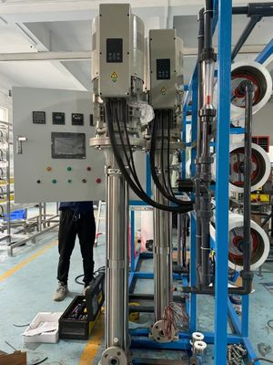 Separación de sal eficaz Sistema de desalinización por ósmosis inversa 380V-440V Voltado funciona de manera estable en climas extremos